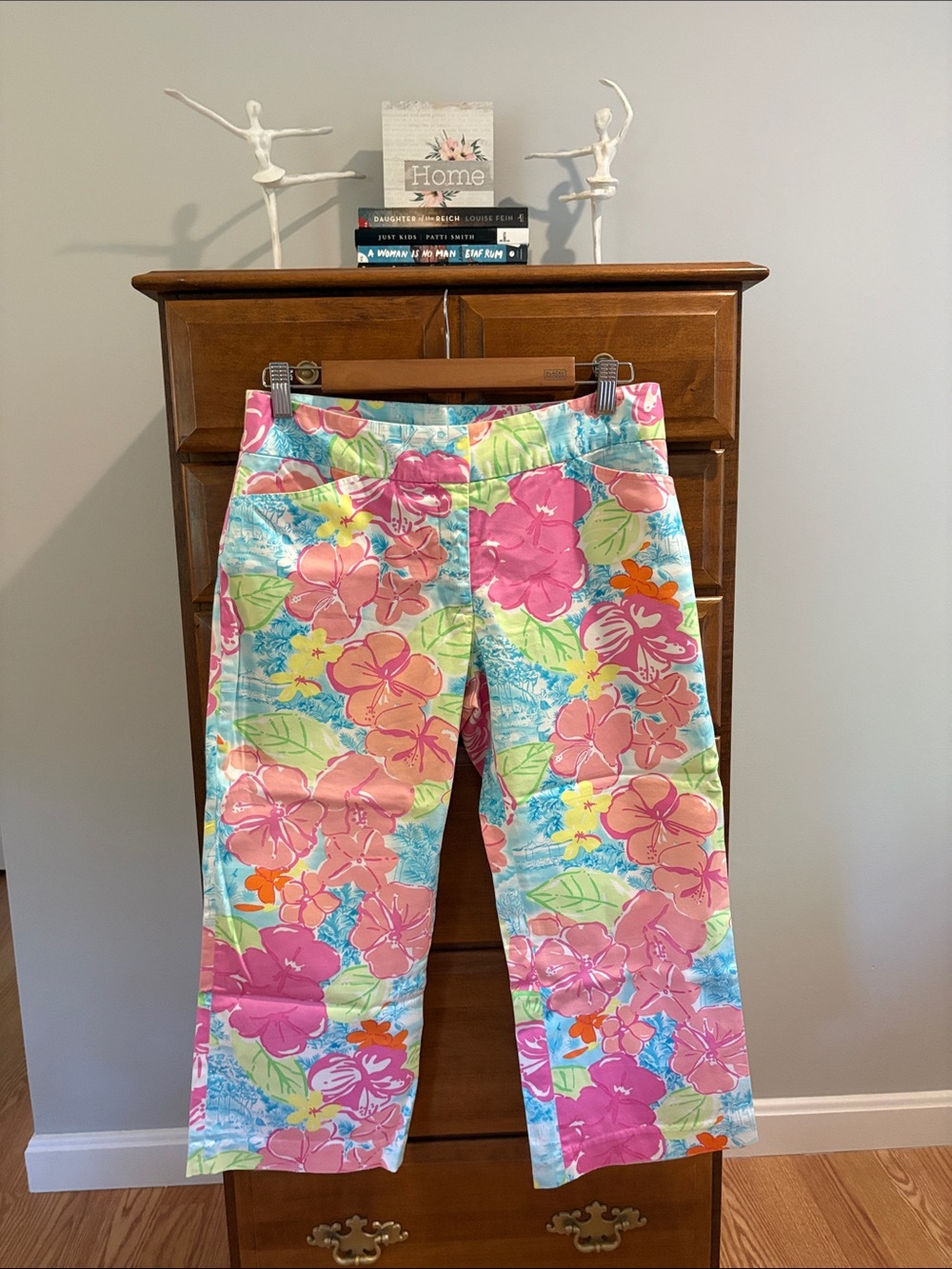 Lilly Pulitzer Floral Cropped Pants in Pink, Coral, Blue & Green